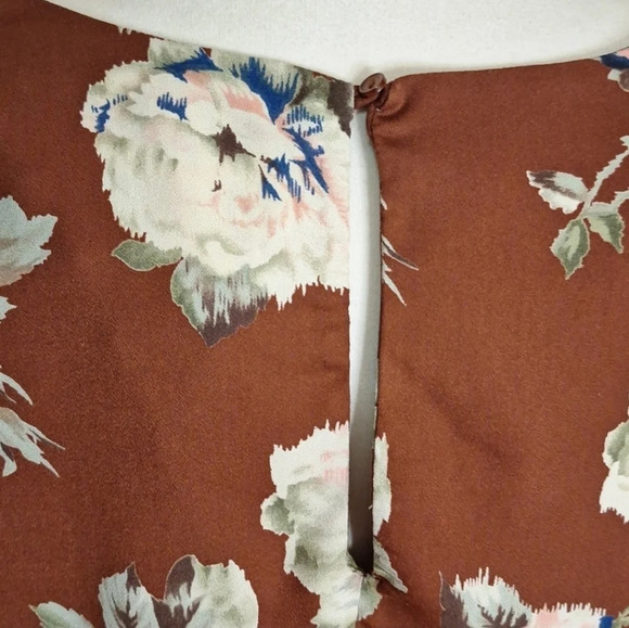 ASTR the lable floral slit sleeve top SZ  M - Picture 5 of 7